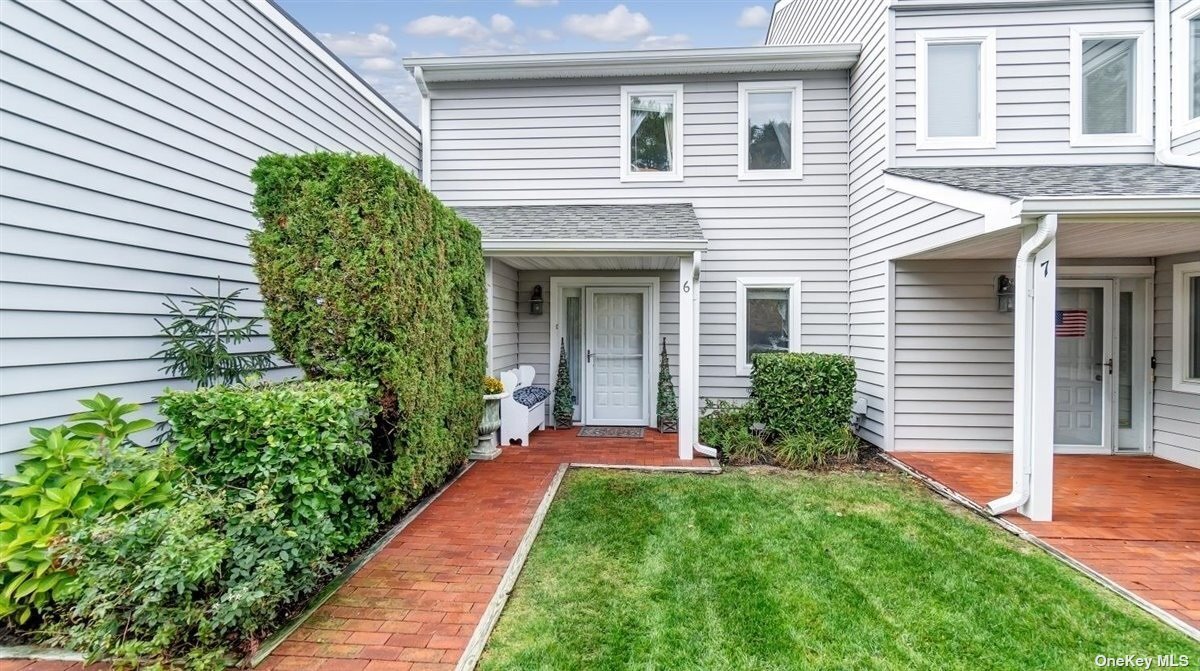 6 Beaver Ln W, Westhampton, NY 11977 Townhome Rentals in Westhampton