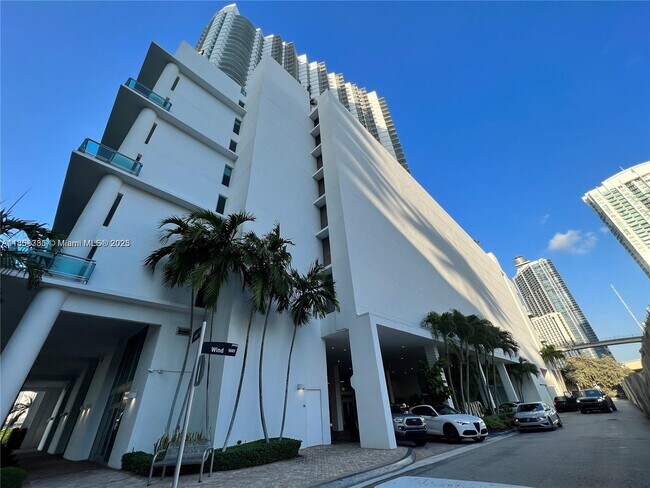 Foto del edificio - 350 S Miami Ave