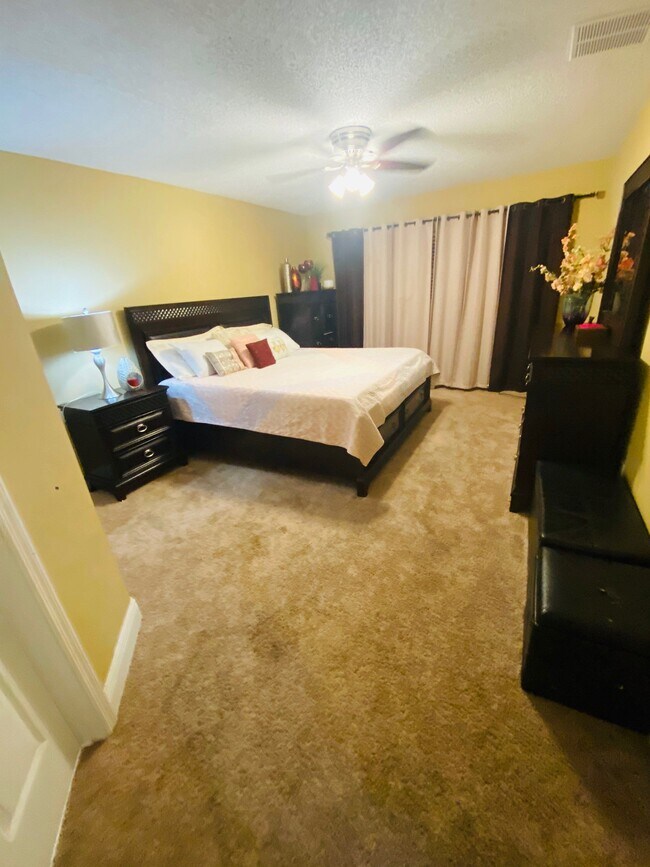 Foto del edificio - 10634 Cherry Oak Cir