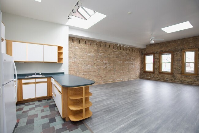 Building Photo - 655-655 Central