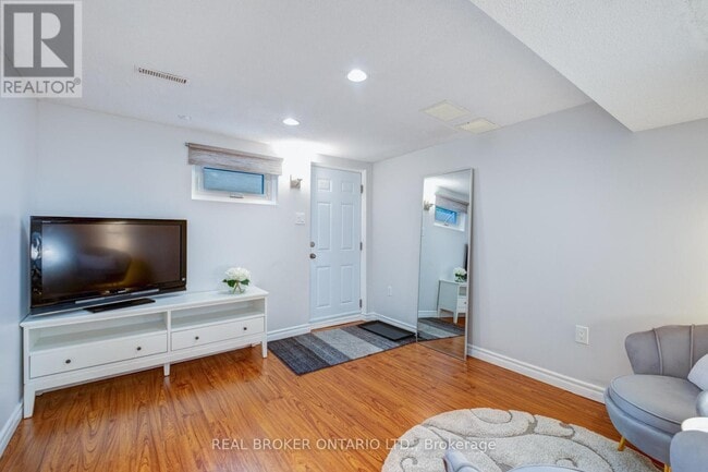 Building Photo - 25 Charnwood Pl