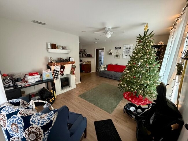 Foto del edificio - 900 Sycamore Ave