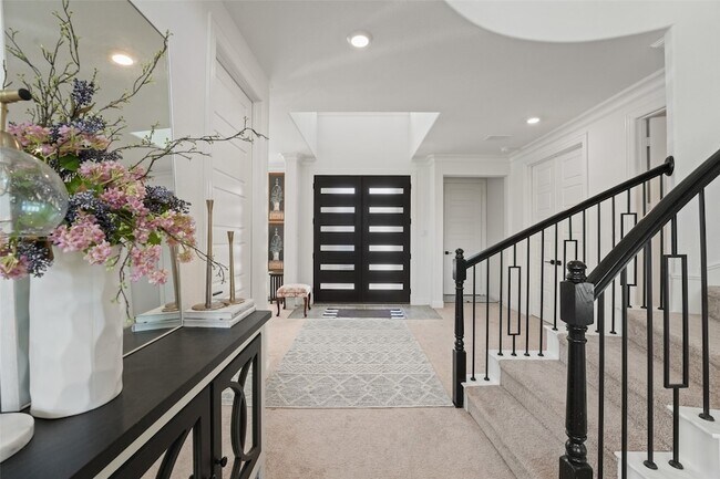 Building Photo - 2820 Shadybrook Dr