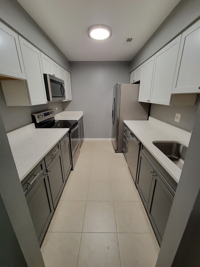 Update Kitchen - 1444 Stonebridge Cir