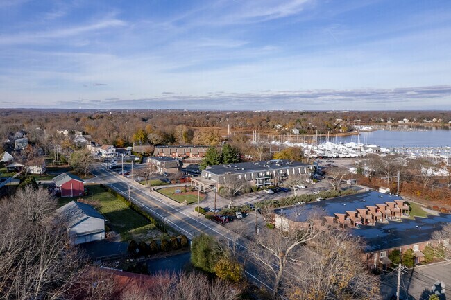 Foto aérea - Harborview Apartment Community