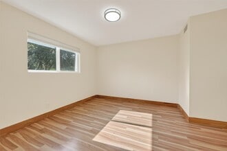 Building Photo - 16117 Singapore Ln