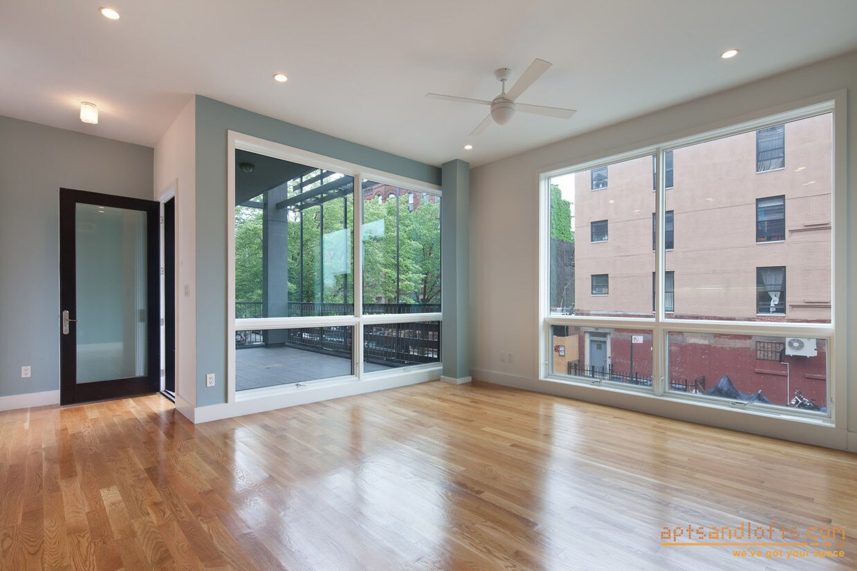 Primary Photo - 137 5th Ave