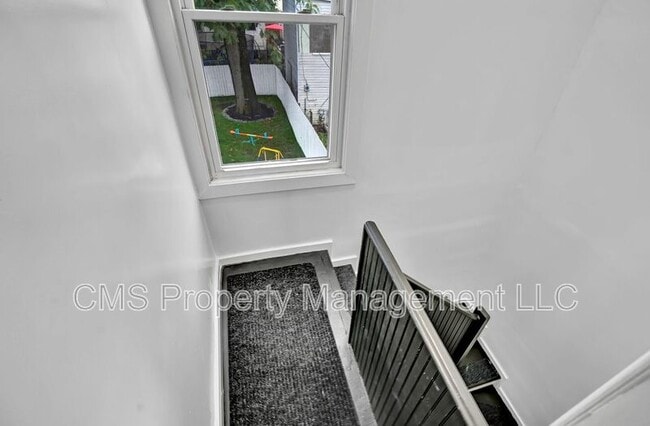 Building Photo - 49 Tichenor Terrace