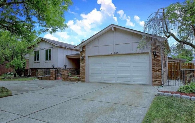 Building Photo - 43309 Westview Dr
