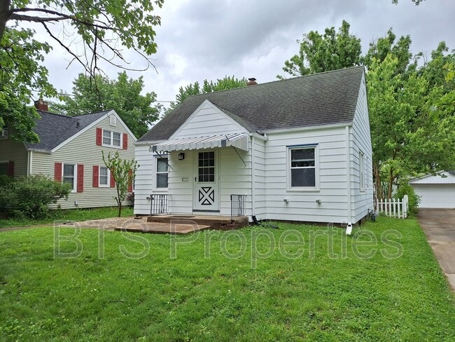 Building Photo - 902 E Seneca Pl