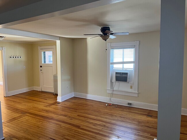 Foto del edificio - 619 Caroline St