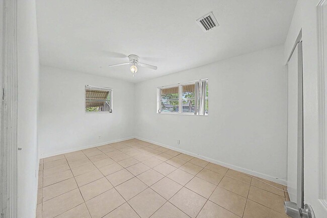 Foto del edificio - 301 SE 21st Ave