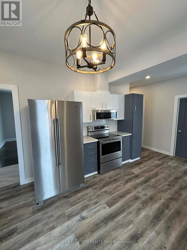 Building Photo - 56 Elgin St