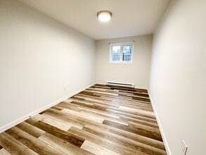 Building Photo - 355 Prince St