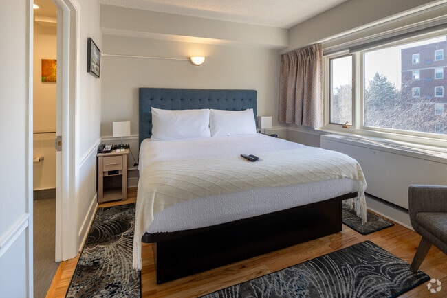 1555 Oak Ave - 1555 Oak Ave Apartments