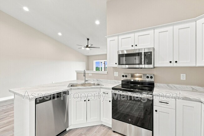 Foto del edificio - 3165 Lampe Ln