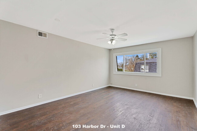 Foto del edificio - 103 Harbor Dr
