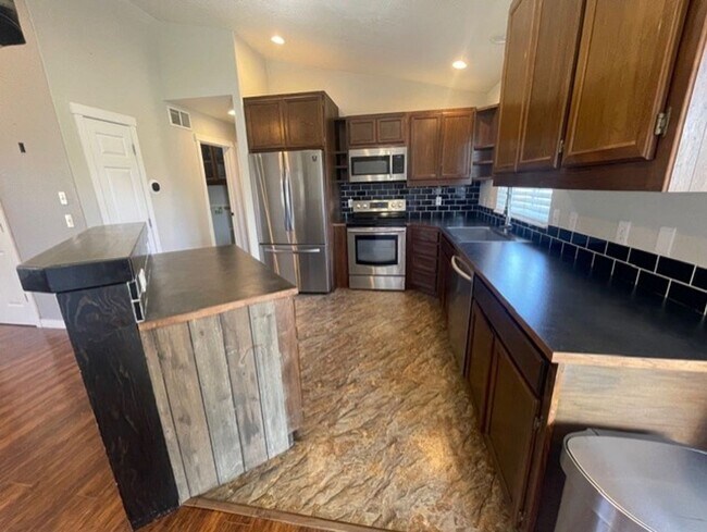 Foto del edificio - 1604 N Lea St