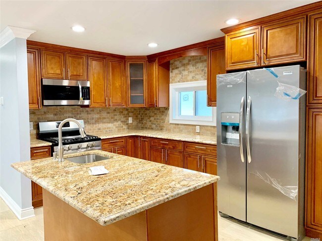 Building Photo - 531 Old Country Rd