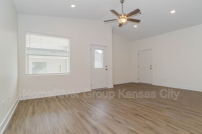 Foto del edificio - 5808 E Bristol St