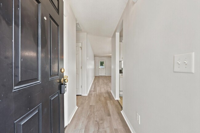 Foto del edificio - 914 Bur Oak Ct