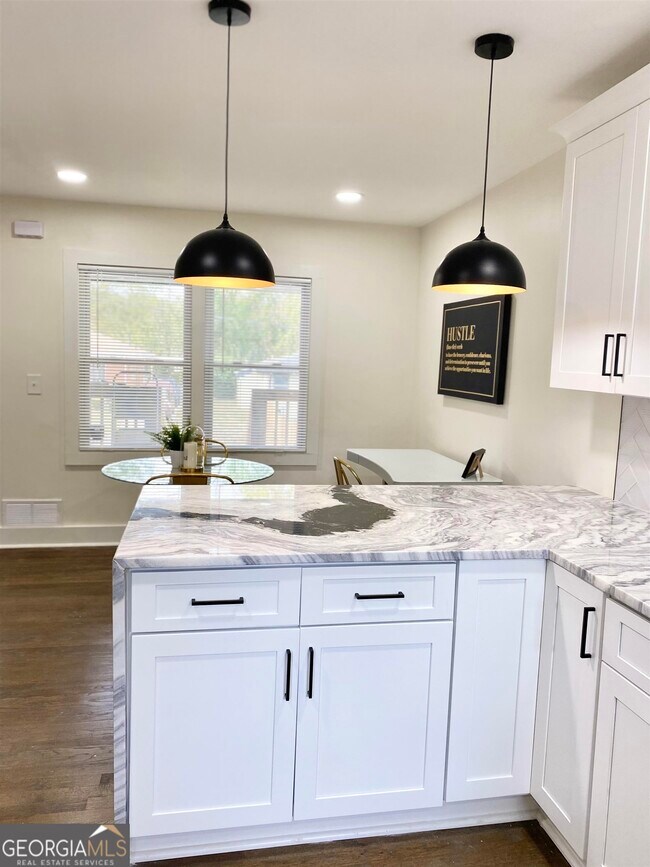 Foto del edificio - 1266 Calhoun Terrace SW