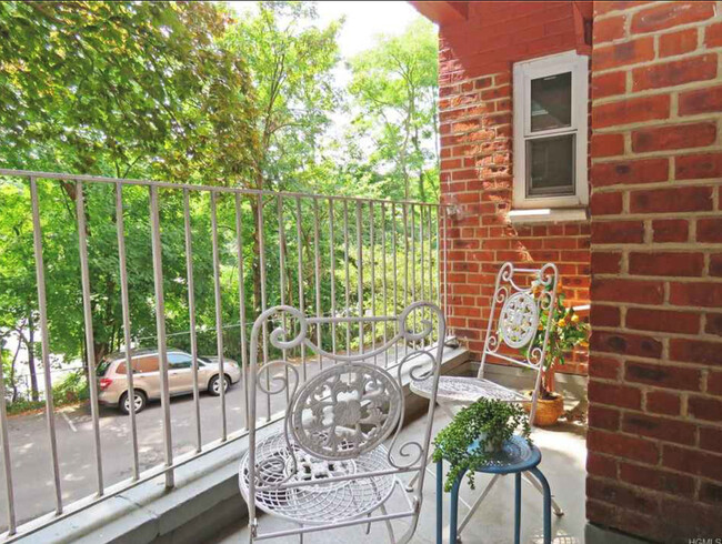 Balcony - 555 Broadway