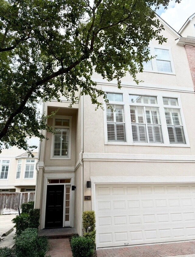 Foto principal - 2246 Bancroft Ln