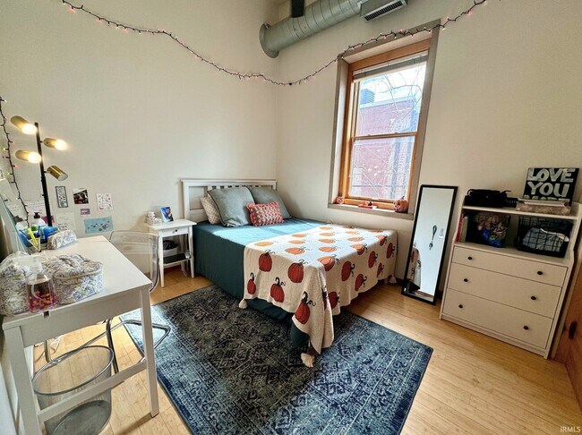 Building Photo - 213 N Walnut St