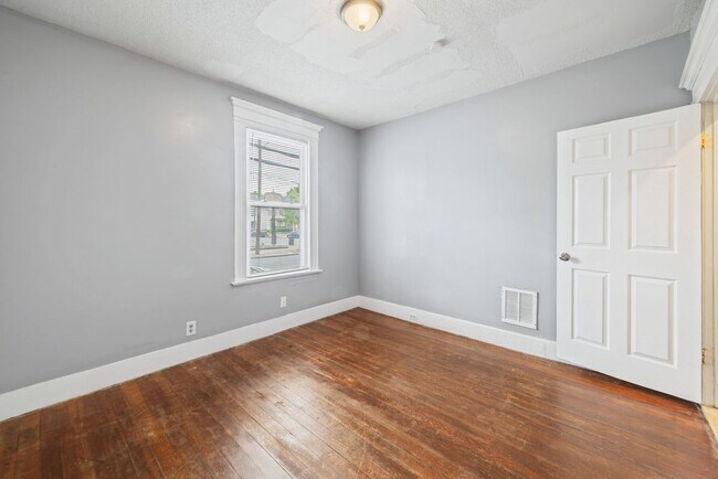 Building Photo - 705 Dixwell Ave
