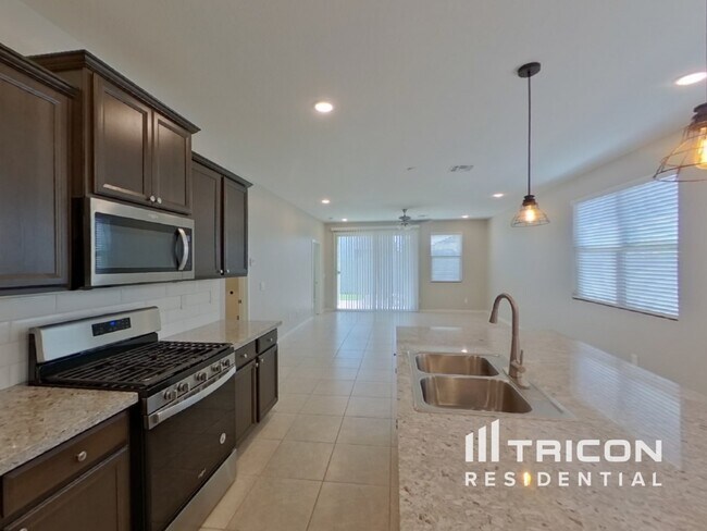 Foto del edificio - 40381 W Hillman Dr