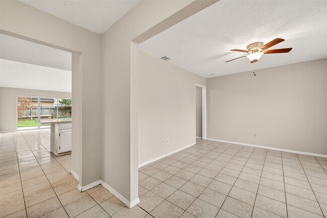 Foto del edificio - 4742 Tain Dr