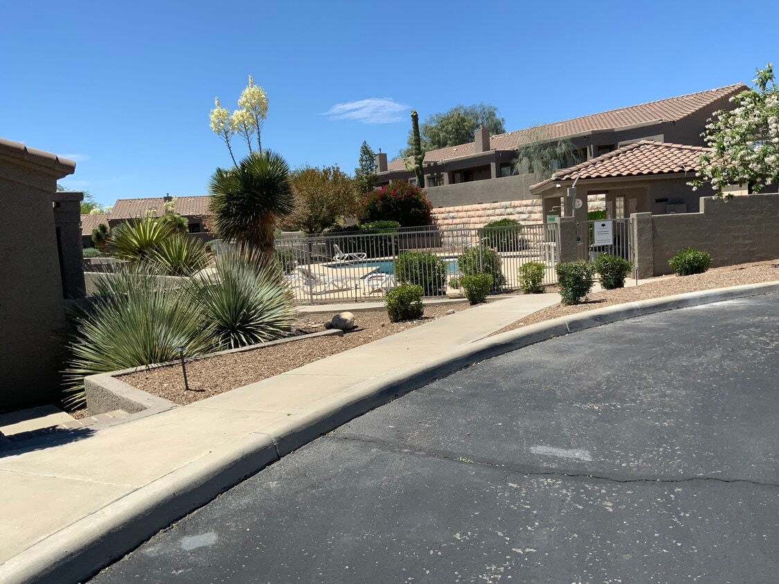 Primary Photo - 3853 N Forest Park Dr