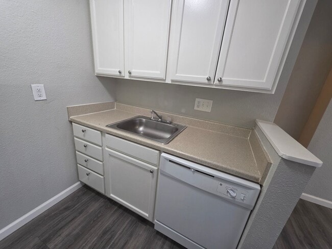 Building Photo - 233 E Arvada St