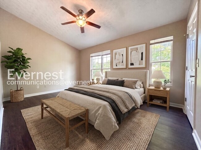Foto del edificio - 3 Bed/2.5 Bath Town Home with Off-Street Parking / Available Now!