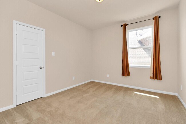 Foto del edificio - 4606 Sky Harbor Ct