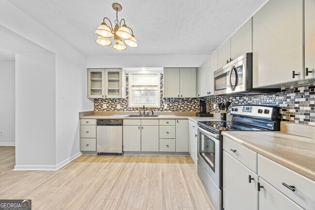 Building Photo - 2858 Spring Villa Ln
