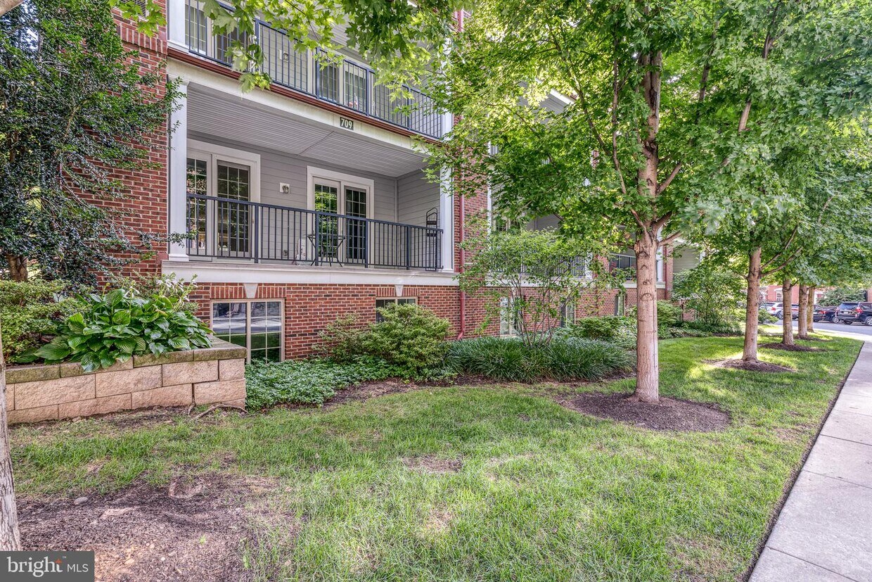 710 Captains Way, Philadelphia, PA 19146 Townhome Rentals in