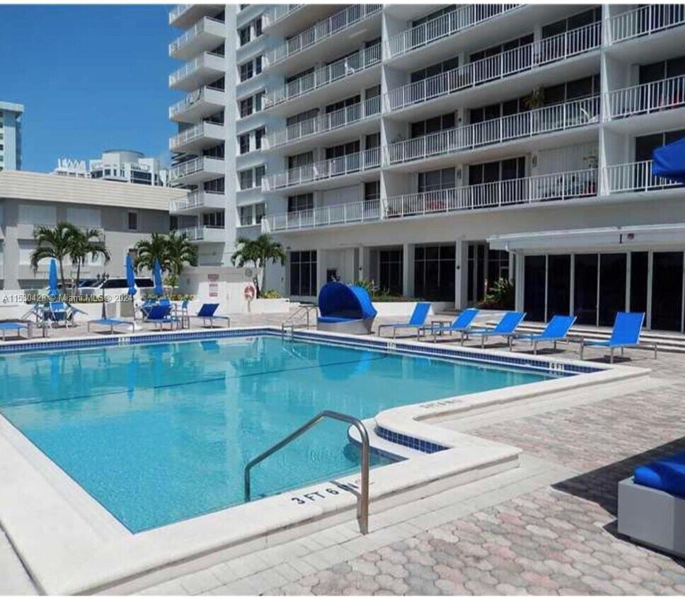 Primary Photo - 5750 Collins Ave