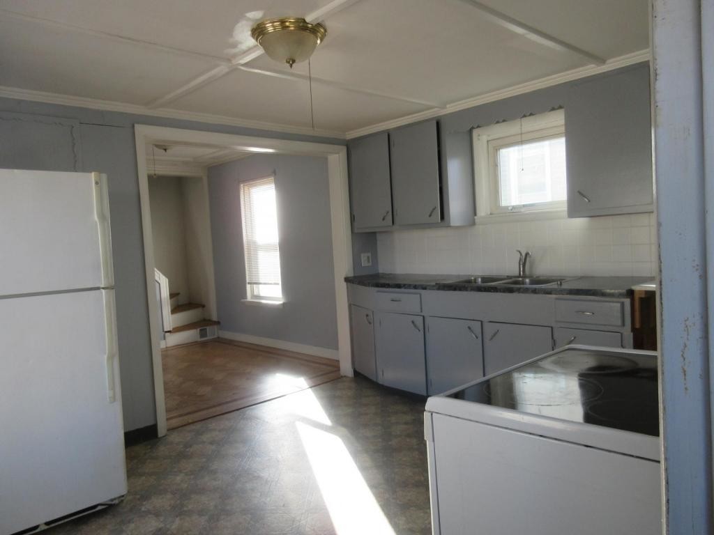 Primary Photo - 97 Pilling St FL 2
