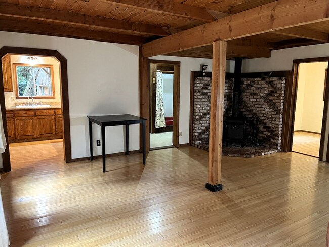 Foto del edificio - 2 Unit Property!  Rustic, Private Kneeland...