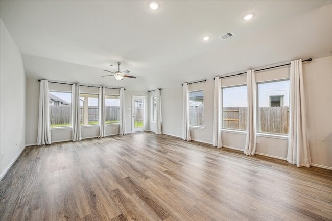 Building Photo - 3400 Acacia Grv Ln