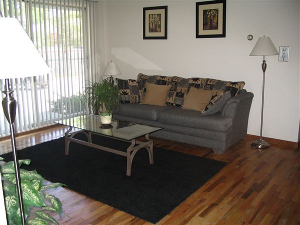 Foto del edificio - 544 Denway Cir