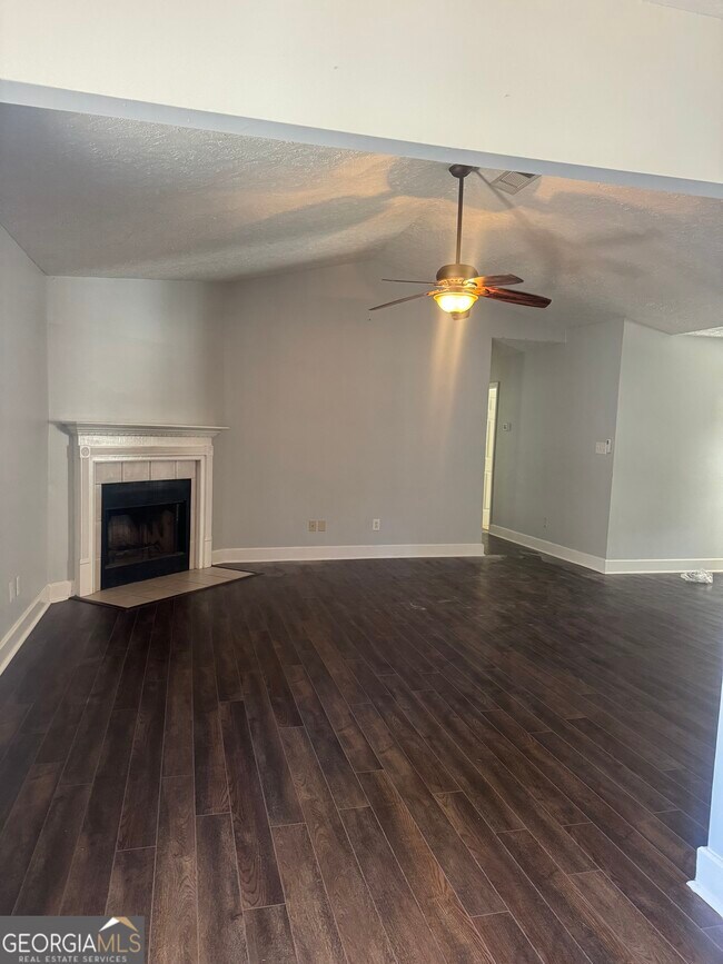 Building Photo - 1108 Patriot Cir