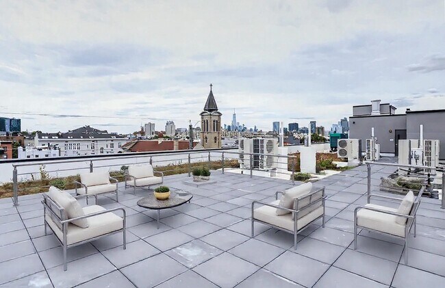 Foto del edificio - 706 Madison St