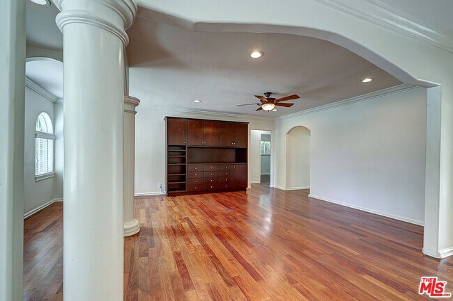 Building Photo - 15601 Morrison St