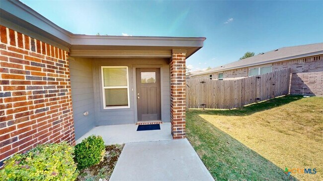 Building Photo - 1608 Tejas Trail