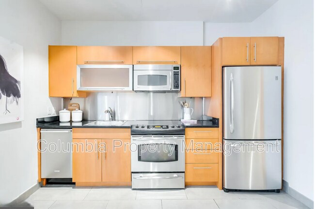 Building Photo - 1133 14th St NW