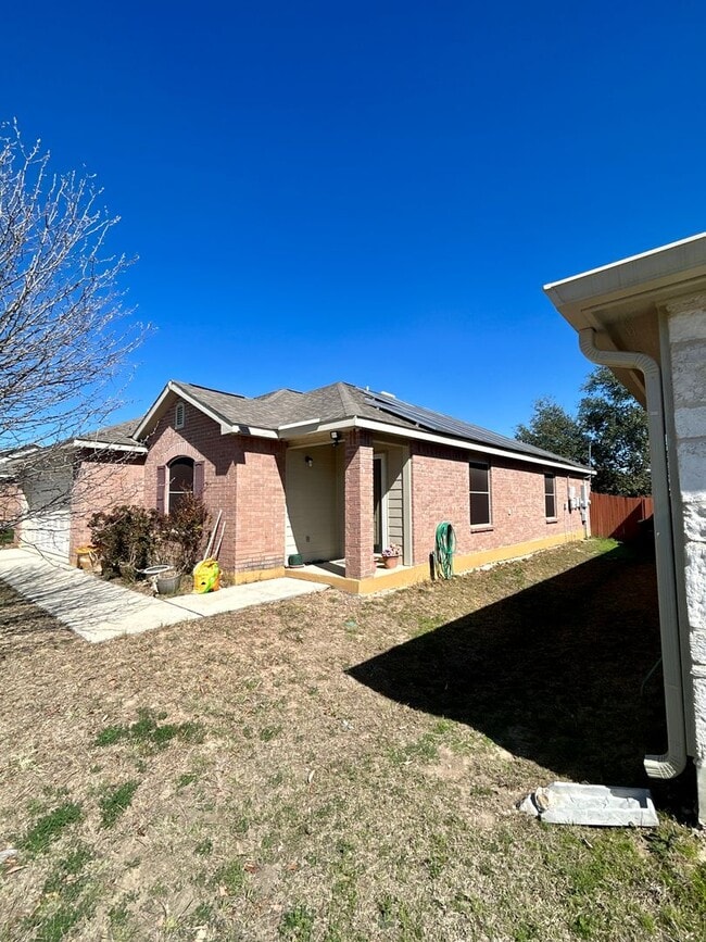 Building Photo - 1st months rent will be half off. Welcome ...