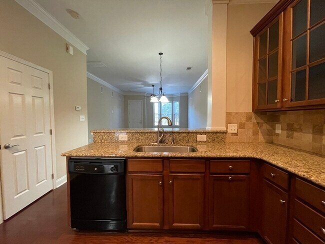 Foto del edificio - 476 Beacon St NW